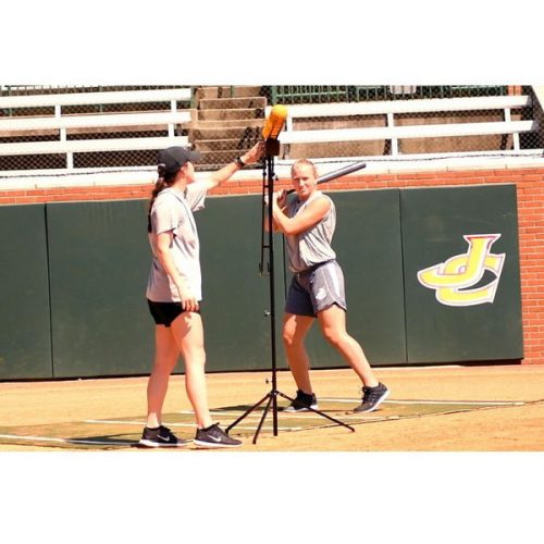 louisville slugger soft toss pitching machine batting tee with players